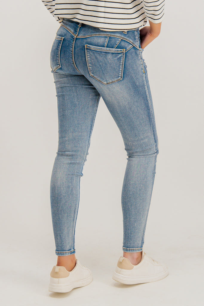 Toxik Push Up Light Wash Jeans