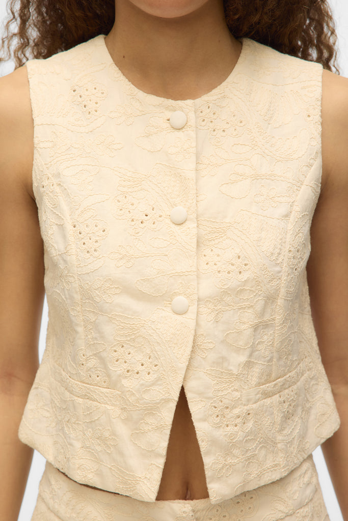 Eline Short Anglaise Cream Waistcoat