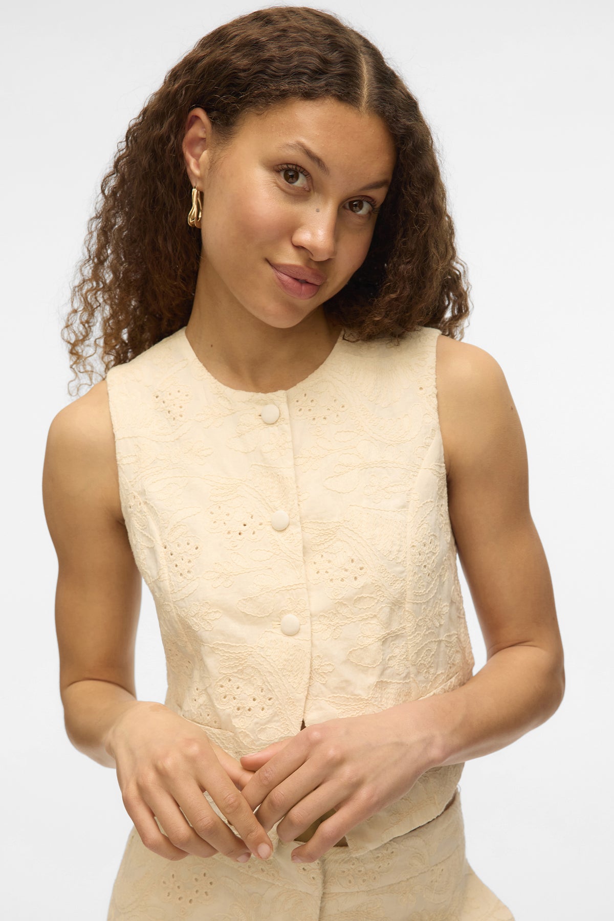 Eline Short Anglaise Cream Waistcoat